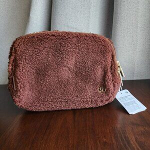 Lululemon Everywhere Belt Bag Fleece Large 2L Brown NWT